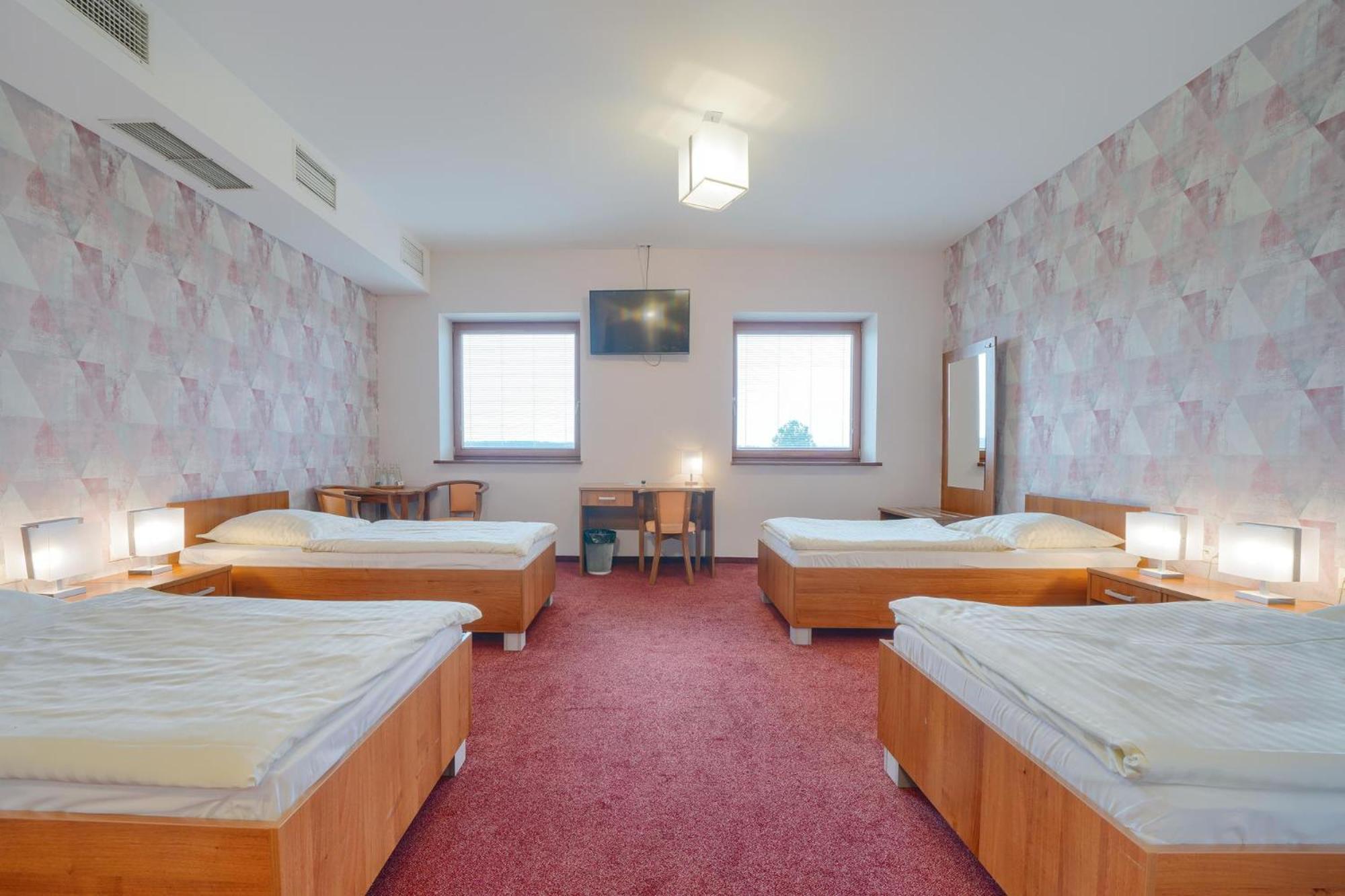 Hotel Aviator Kamien Slaski Exterior foto
